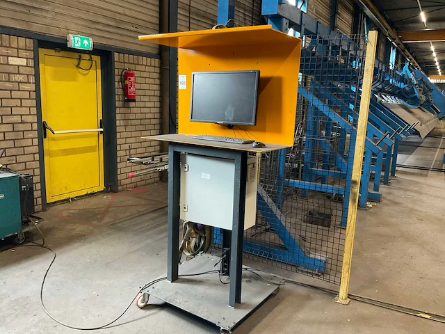 Hp desktop en monitor - afbeelding 2 van  6