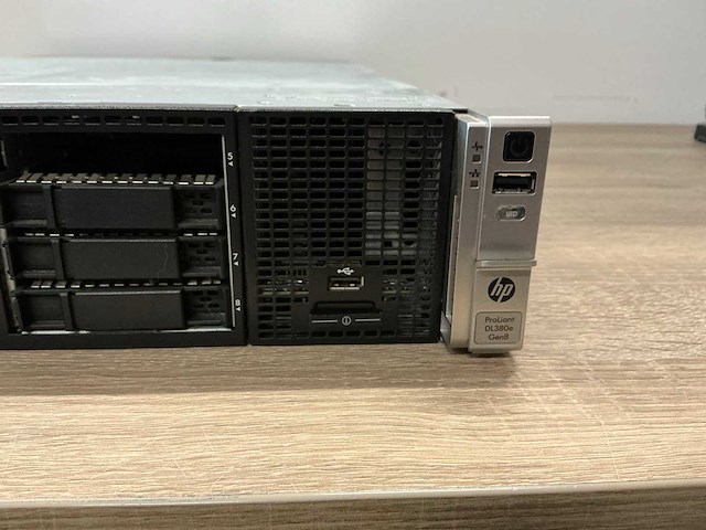 Hp dl380e gen8 server - afbeelding 4 van  9