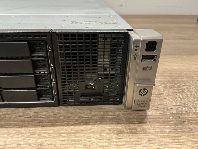 Hp dl380e gen8 server - afbeelding 2 van  7