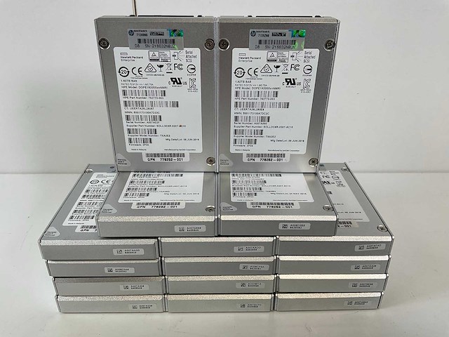 Hp (dope1920s5xnnmri) 1.92 tb sas hdds (16x) - afbeelding 1 van  5