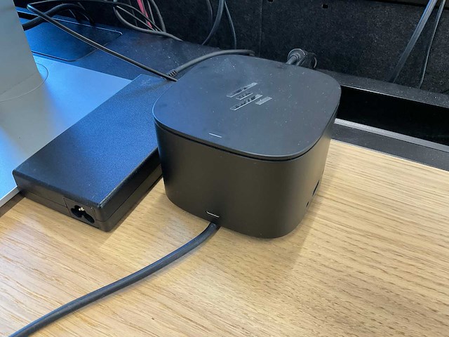 Hp e23 g4 monitoren en dockingstation - afbeelding 3 van  8