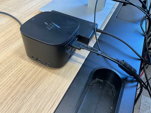 Hp e23 g4 monitoren en dockingstation - afbeelding 4 van  8