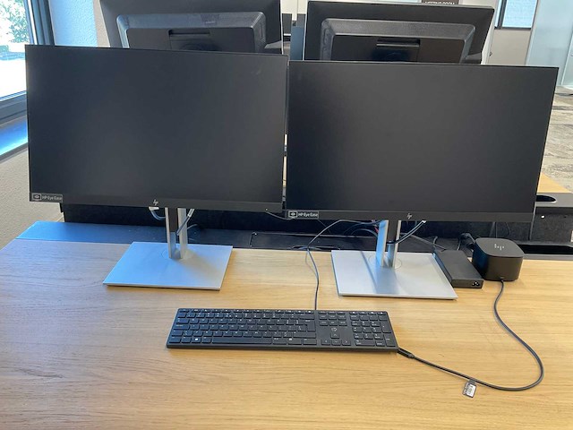 Hp e23 g4 monitoren en dockingstation - afbeelding 6 van  8