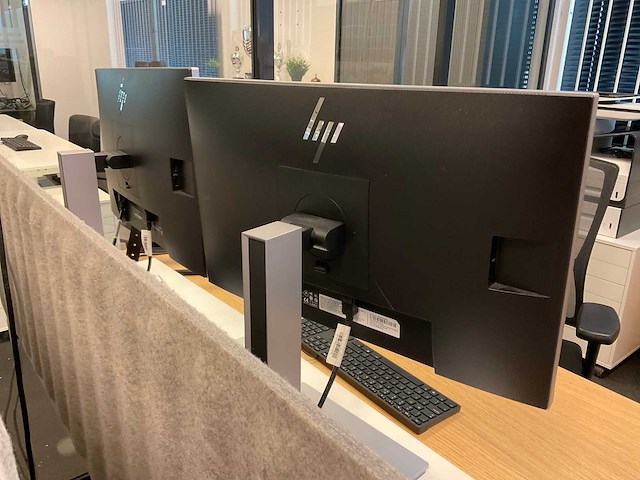 Hp e233 monitoren en dockingstation - afbeelding 4 van  8