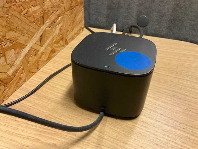 Hp e233 monitoren en dockingstation - afbeelding 2 van  6