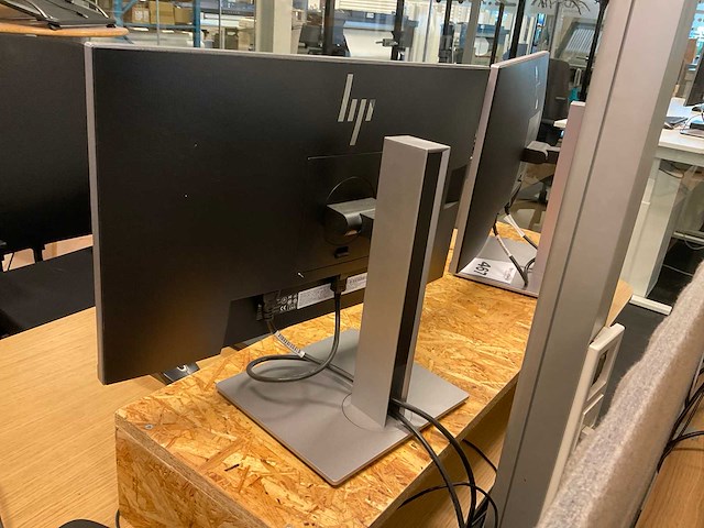 Hp e233 monitoren en dockingstation - afbeelding 6 van  6