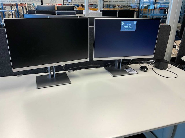 Hp e233 monitoren en dockingstation - afbeelding 2 van  8