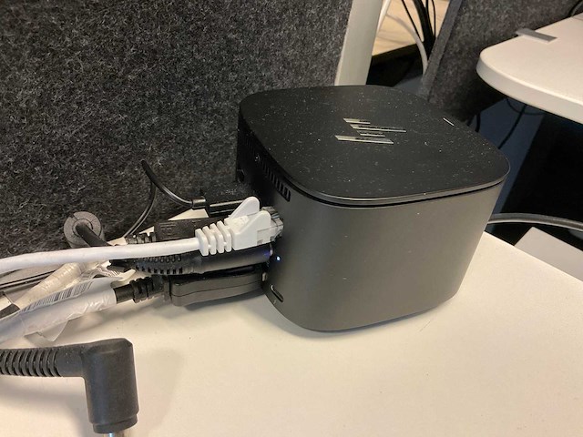 Hp e233 monitoren en dockingstation - afbeelding 6 van  8