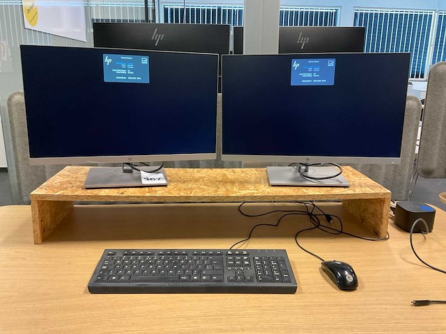 Hp e233 monitoren en dockingstation - afbeelding 1 van  6