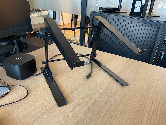 Hp e24 g4 monitoren en dockingstation - afbeelding 8 van  10