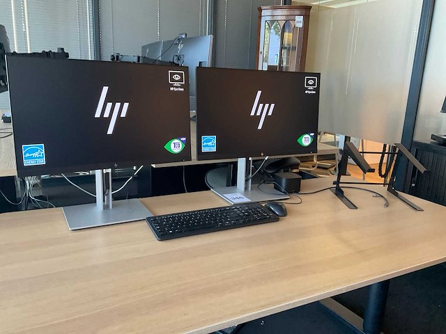 Hp e24 g4 monitoren en dockingstation - afbeelding 2 van  5