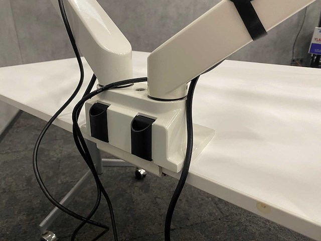 Hp e240 - 24" monitoren op dubbele monitorarm - dp, hdmi, vga - afbeelding 5 van  19