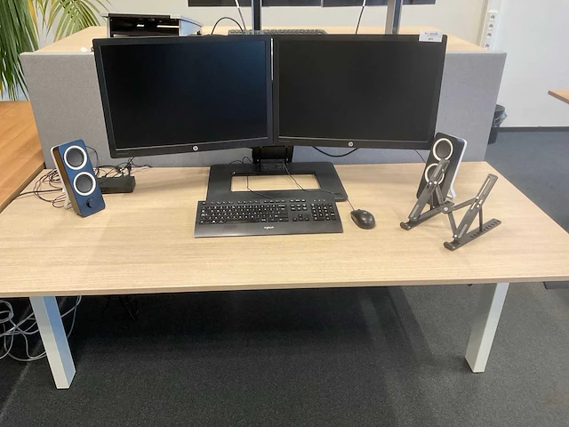 Hp elite e242 monitor (2x) - afbeelding 1 van  5