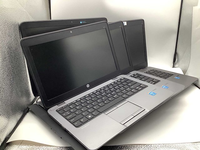 Hp elitebook 840 (1x) + 820 (2x) + probook 450 g2 (1x) laptop (4x) - afbeelding 1 van  6