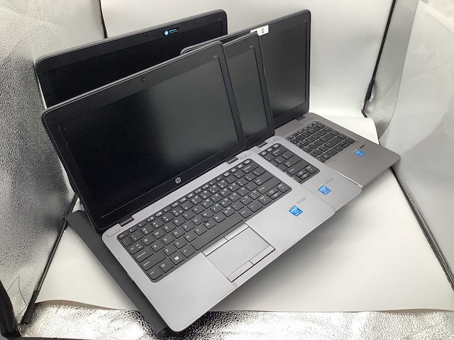 Hp elitebook 840 (1x) + 820 (2x) + probook 450 g2 (1x) laptop (4x) - afbeelding 2 van  6