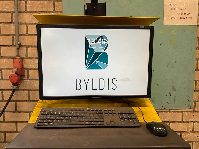 Hp elitedesk 800 g3 desktop en monitor in verrijdbaar frame - afbeelding 7 van  8
