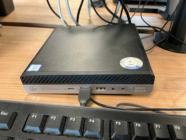 Hp elitedesk 800 g5 desktop met monitor - afbeelding 3 van  5