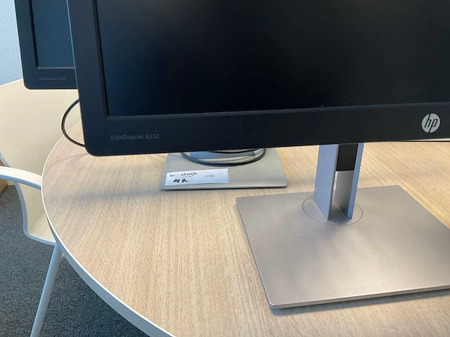 Hp elitedisplay e232, e242 monitoren (4x) - afbeelding 13 van  14