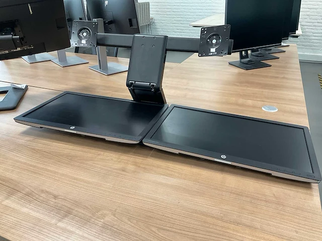 Hp elitedisplay e232 monitoren op steun (2x) - afbeelding 6 van  17