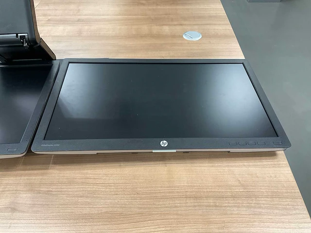 Hp elitedisplay e232 monitoren op steun (2x) - afbeelding 9 van  17