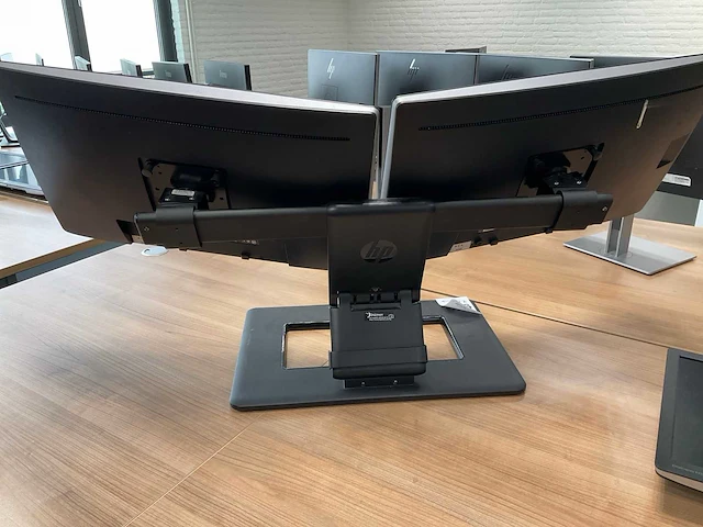 Hp elitedisplay e232 monitoren op steun (2x) - afbeelding 2 van  17