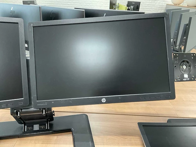 Hp elitedisplay e232 monitoren op steun (2x) - afbeelding 15 van  17