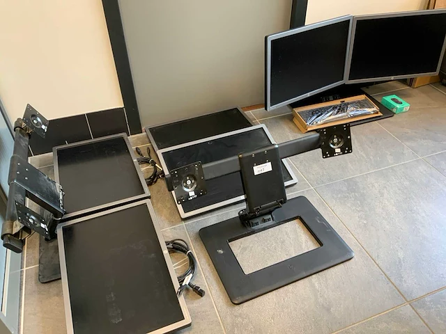 Hp elitedisplay e241i 2 monitoren op steun (3x) - afbeelding 1 van  5