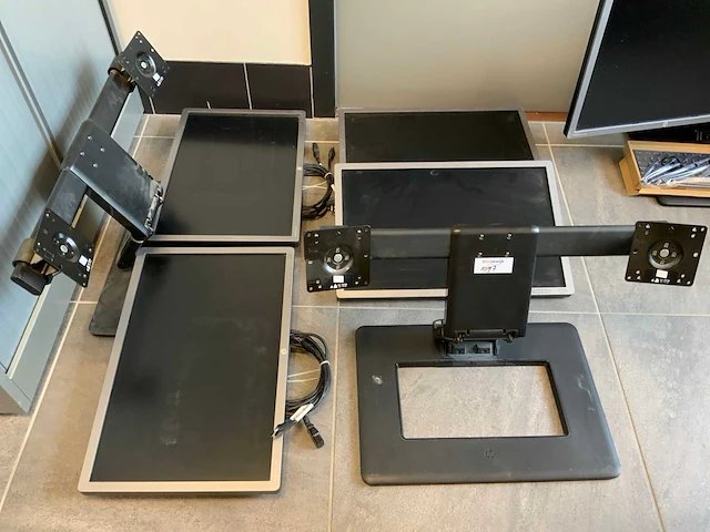 Hp elitedisplay e241i 2 monitoren op steun (3x) - afbeelding 5 van  5