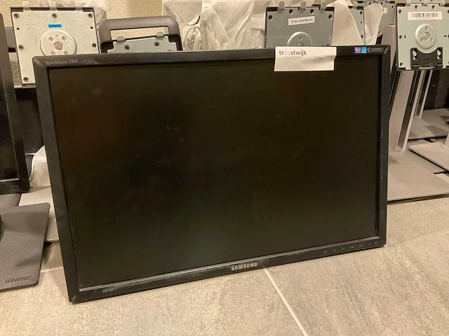 Hp, iiyama monitorsteunen en monitoren (28x) - afbeelding 3 van  11