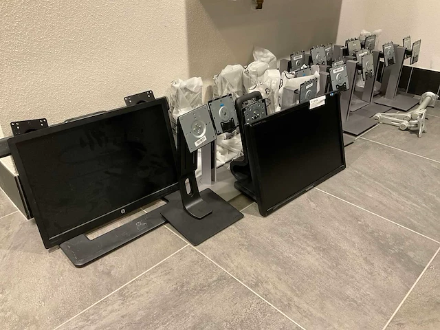Hp, iiyama monitorsteunen en monitoren (28x) - afbeelding 1 van  11