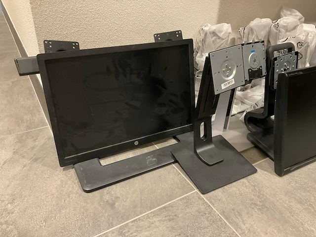 Hp, iiyama monitorsteunen en monitoren (28x) - afbeelding 5 van  11