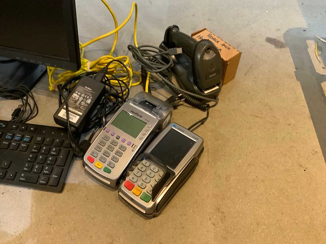 Hp, iiyama, verifone laser jet pro m402dne pinautomaten, printer en monitoren - afbeelding 7 van  8