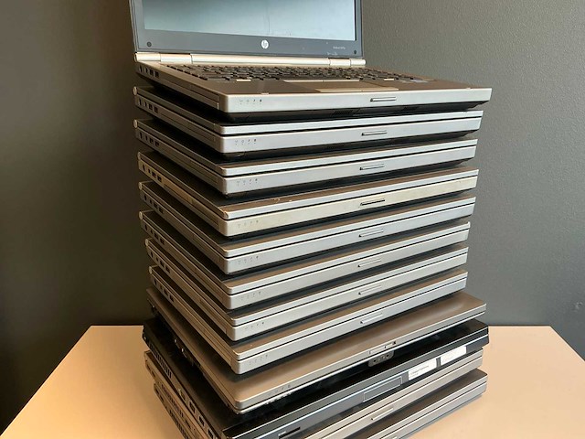 Hp laptop (12x) - afbeelding 2 van  16