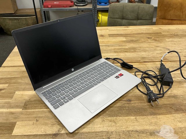 Hp laptop cpu: amd ryzen 5 5720u ram: 16gb ssd: 512gb - afbeelding 2 van  3