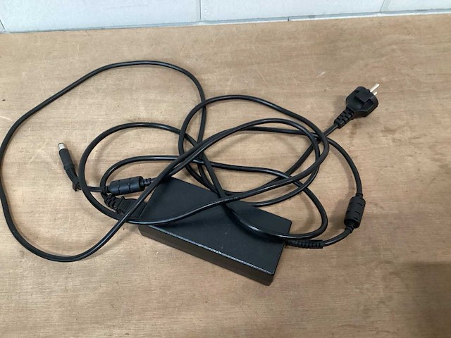 Hp laptop met lader - afbeelding 2 van  2