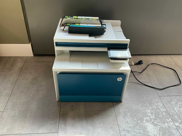 Hp laserjet pro mfp 4302dw kleuren laserprinter - afbeelding 2 van  3