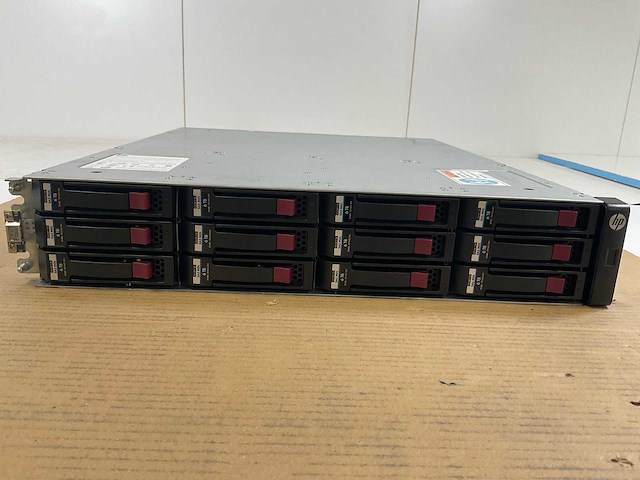 Hp (msa 2040 es lff) - 12x 6 tb sas high-performance rackmount storage - afbeelding 1 van  12