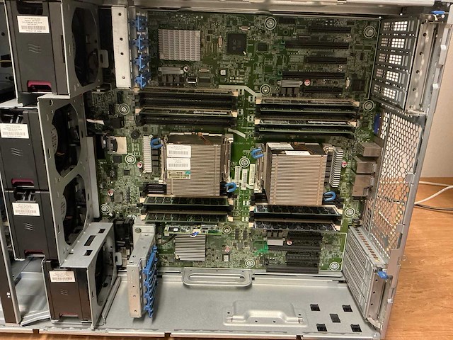 Hp prioliant ml350 gen8p server - afbeelding 4 van  8