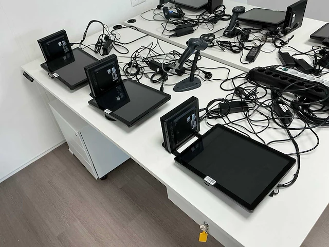 Hp pro mini 400 g9 desktop (3x) - afbeelding 1 van  4