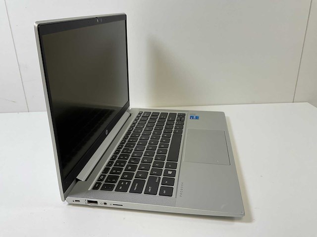 Hp probook 430 g8 13.3”, core(tm) i5 11th gen, 8 gb ram, 256 gb nvme laptop - afbeelding 1 van  2