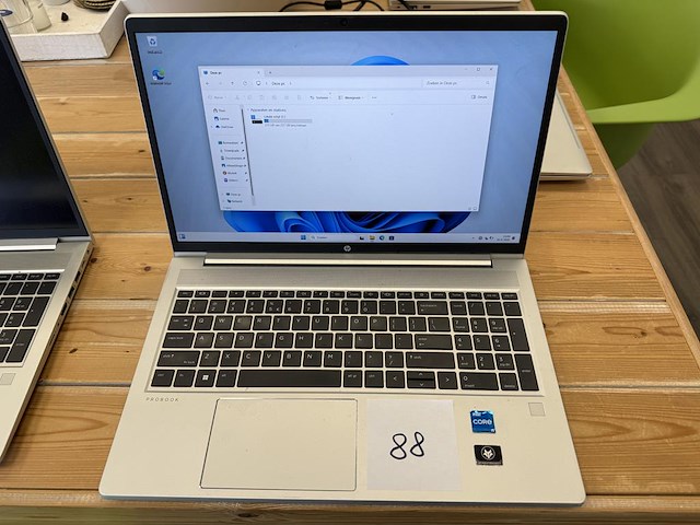 Hp probook 450 15.6 inch g9 notebook pc. intel core i5-1235u 1.30 ghz. 8 gb ram. 237 gb hdd. geen lader - afbeelding 1 van  3