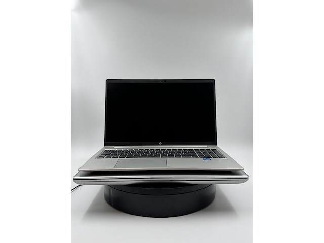 Hp probook 650 g4 (werkend) + hp elitebook 650 g10 (voor reparatie), zilver, 2018-2024 - afbeelding 1 van  7