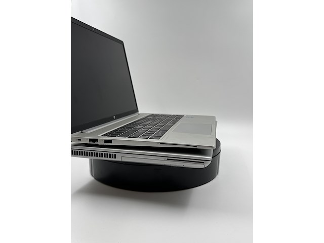 Hp probook 650 g4 (werkend) + hp elitebook 650 g10 (voor reparatie), zilver, 2018-2024 - afbeelding 3 van  7
