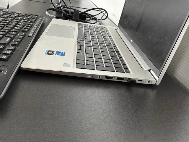 Hp probook intel core i5 + draadloze logitech toetsenbord - afbeelding 4 van  10