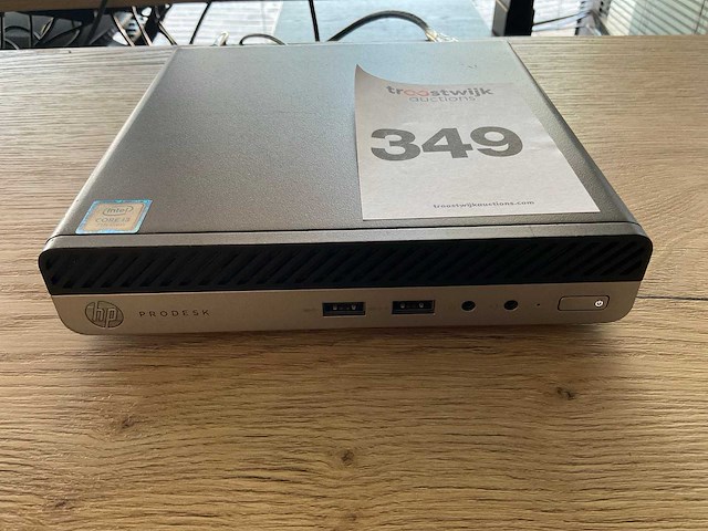 Hp prodesk 400 g3 desktop met monitoren - afbeelding 3 van  9