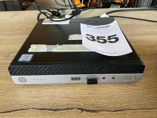 Hp prodesk 400 g3 desktop met monitoren - afbeelding 2 van  9