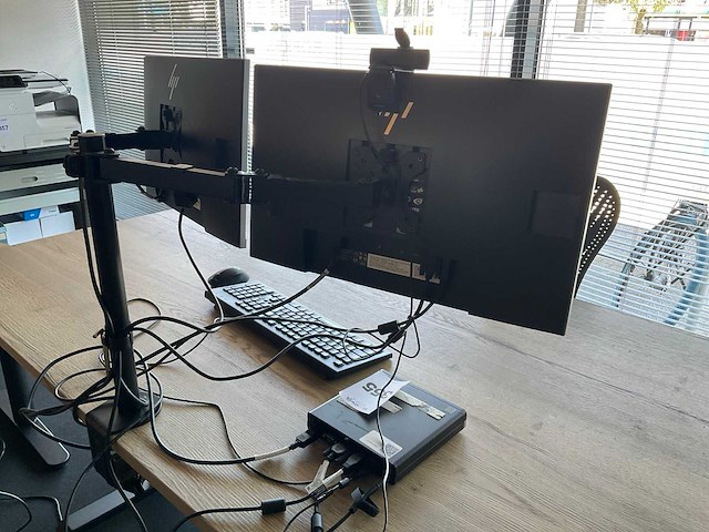 Hp prodesk 400 g3 desktop met monitoren - afbeelding 7 van  9