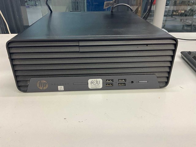 Hp prodesk 400 g7 desktop computer met monitoren - afbeelding 4 van  6