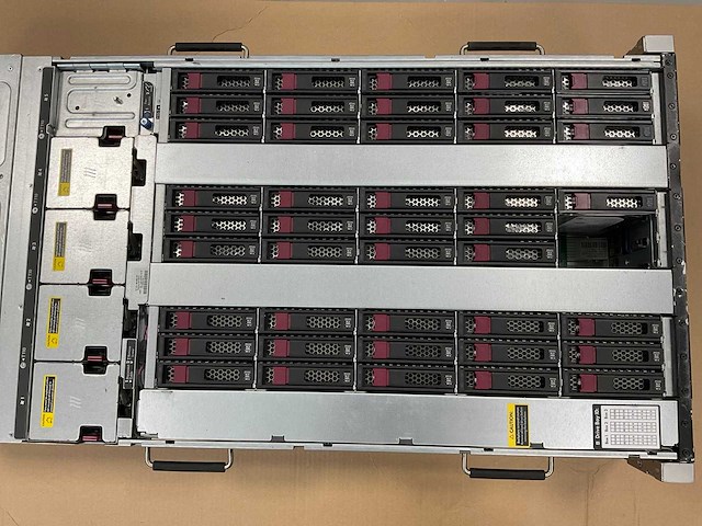 Hp proliant 4530 gen9, 1x 4tb sas(mg04sca40en) - 1x 4tb sas(mb004000jwwqb) - 2x 4tb sas(mb004000jydpb) - 39x 4tb sas(mb4000fcwdk) node storage - afbeelding 11 van  12