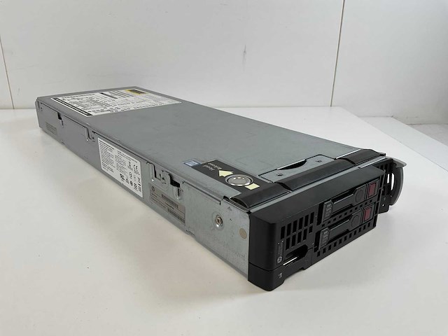 Hp proliant bl460c gen 9, 2x xeon(r) e5-2660 v3, 256 gb ram(16x 16 gb), 2x 120 gb ssd(tk0120gdjxt) blade - afbeelding 3 van  9